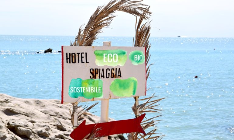Greenwashing nel Turismo: scopriamo la verità dietro le promesse sostenibili